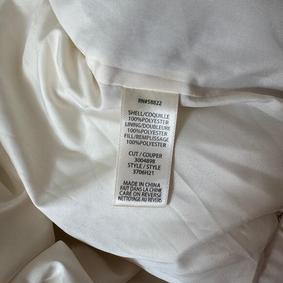 Max Studio Black White Geometric Print Cropped Bell Sleeve Puffer Jacket Size M - Picture 8 of 9